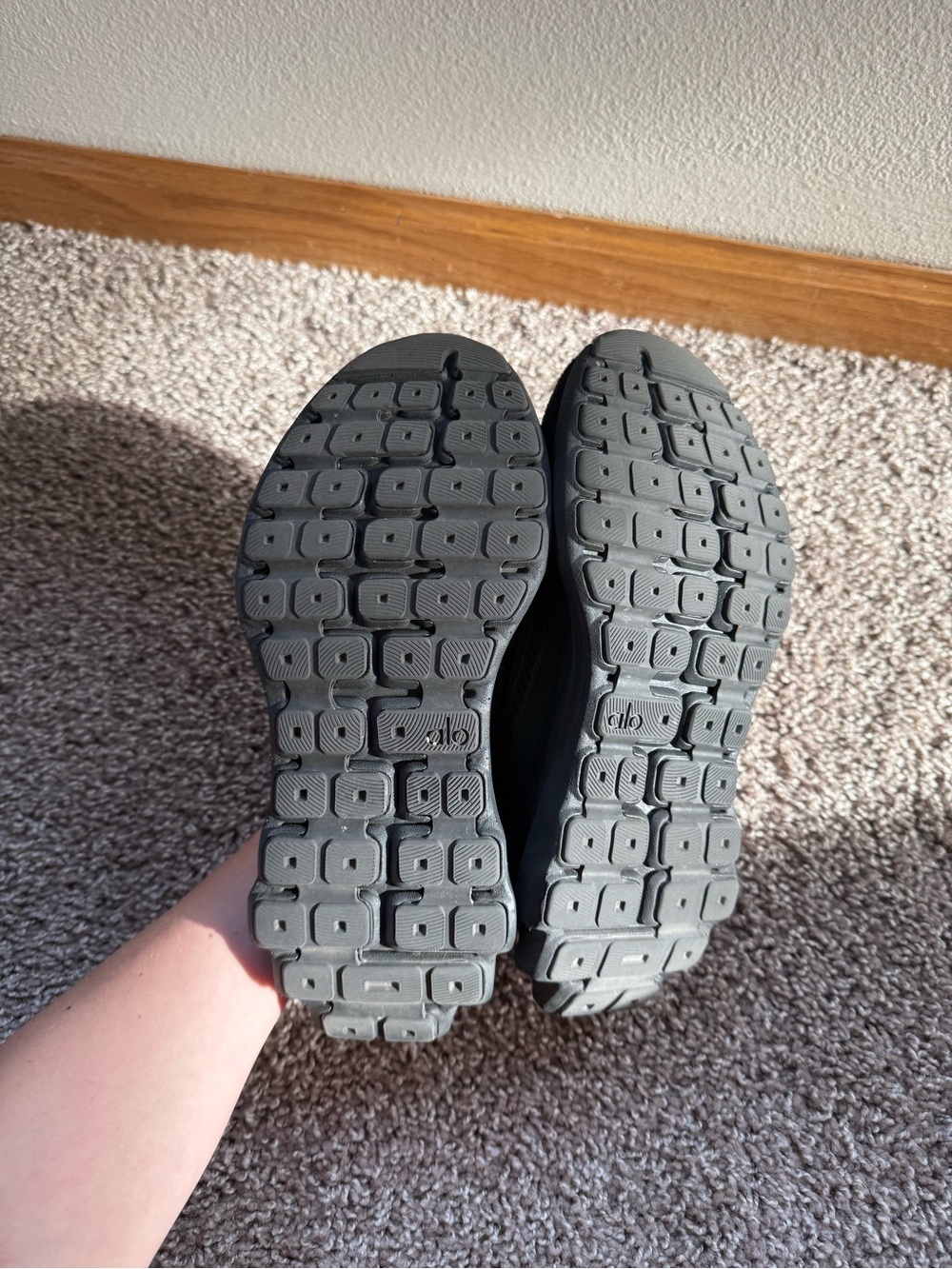 ALO Runner Sneakers - Picture 8 of 10